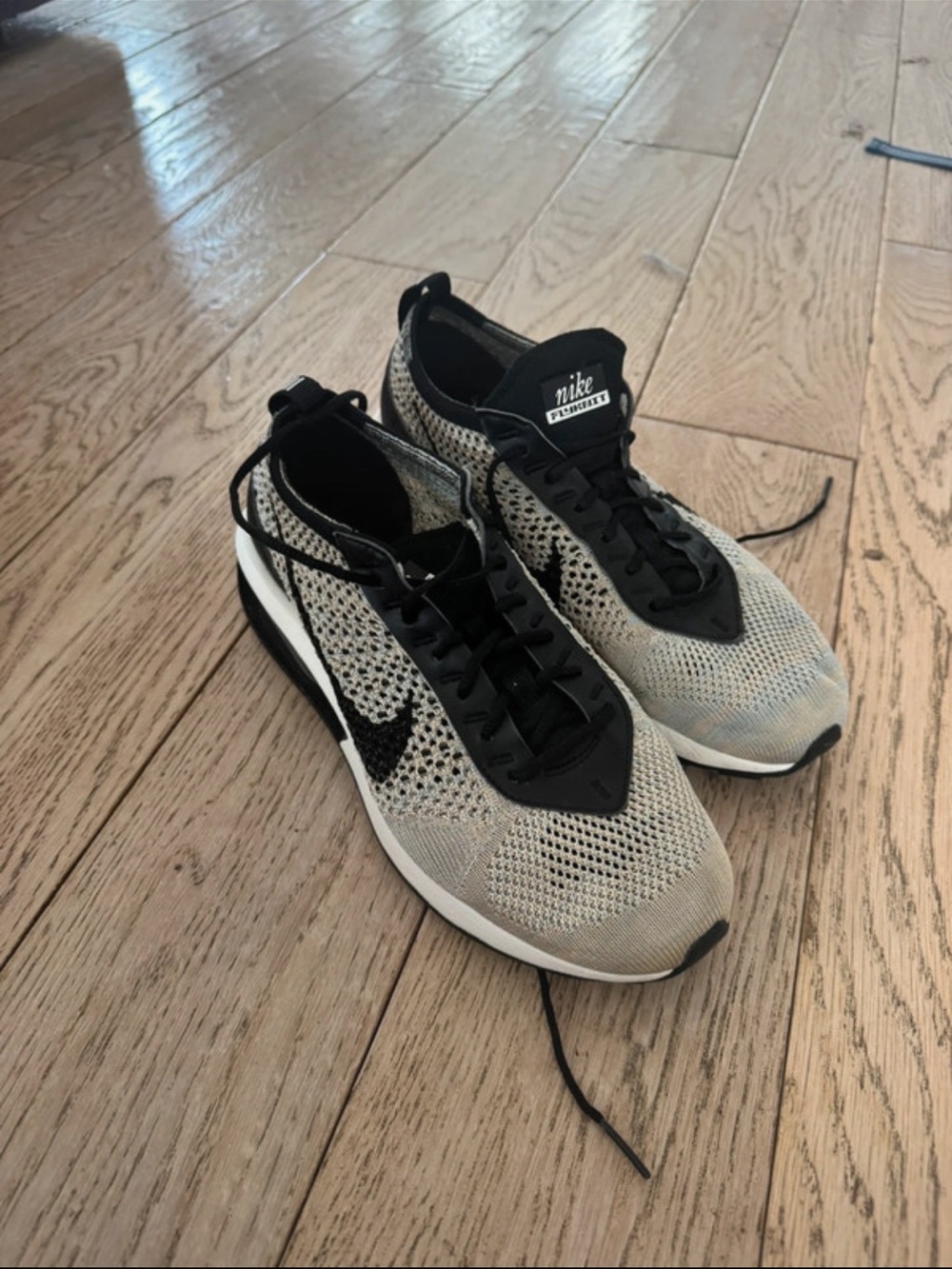 Nike Men’s Flyknit Lightweight Running Shoes - Black/Gray